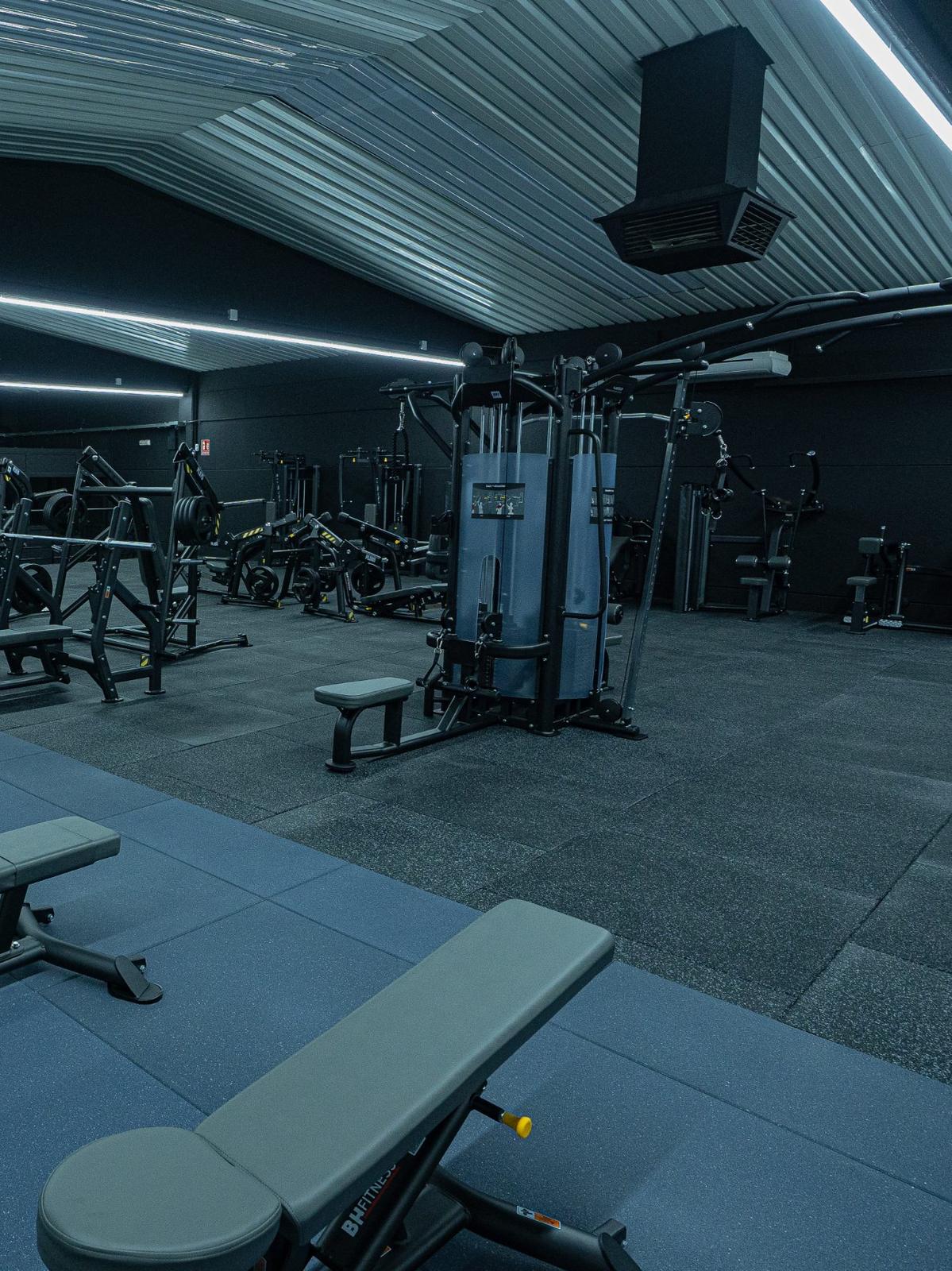 Multiestación BH Fitness en la planta superior